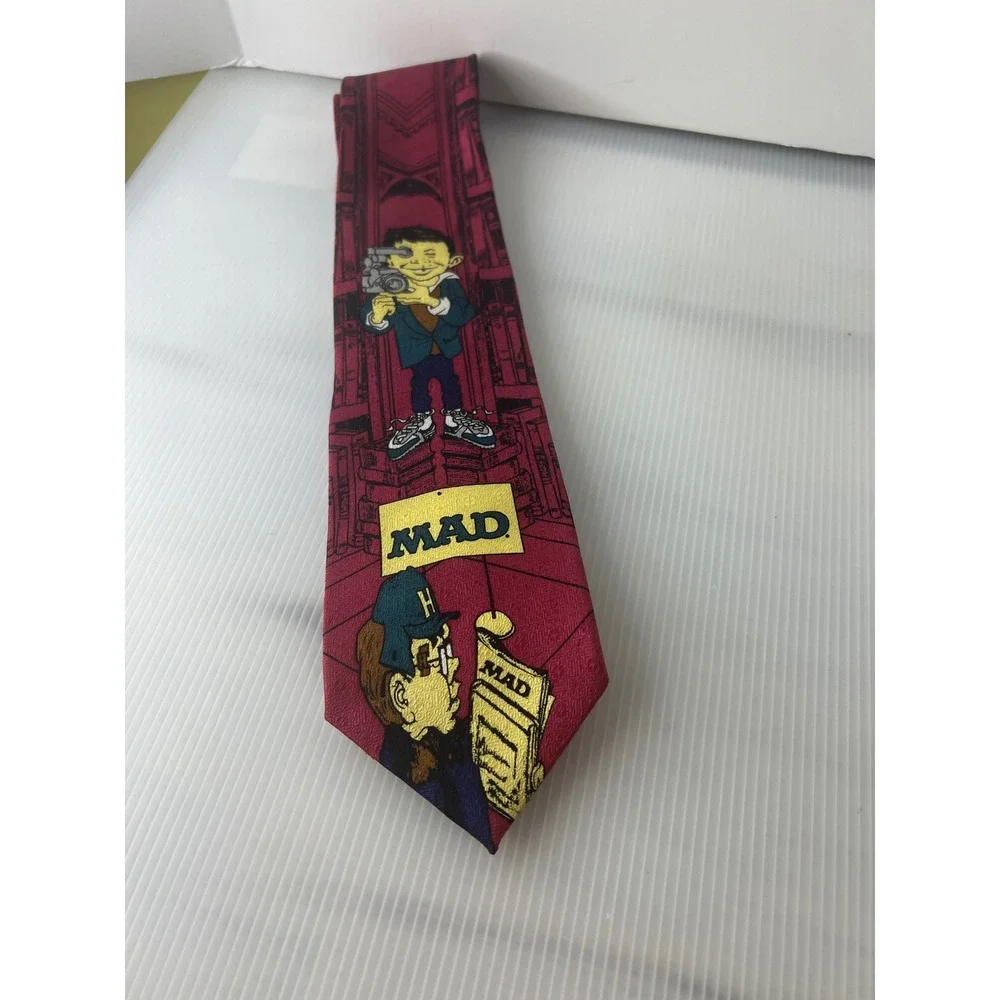 Vintage 1992 MAD Magazine Alfred E Neuman‎ Silk Tie Red Burgundy Camera NWT 90s